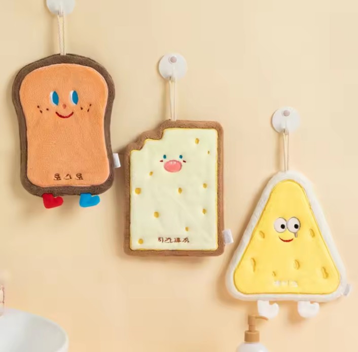 1PC Cute Cartoon Hanging Towel For Wiping Hands Absorbent Soft Towel With Hanging Loop For Bathroom Supplies