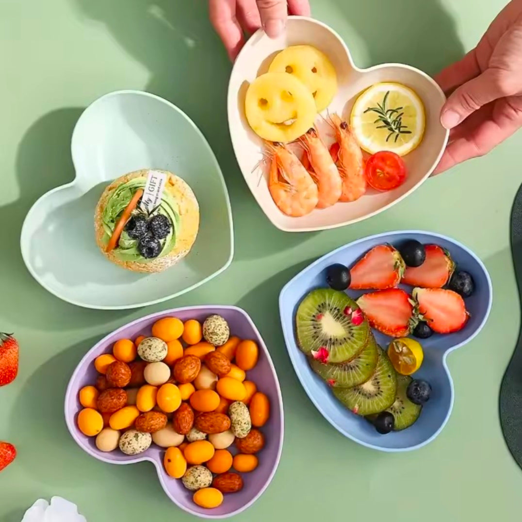 10PCS Creative Love Heart Bone Dish Household Food Grade Plastic Spit Bone Dish Party Snack Dinner Dishes Camping Dinnerware