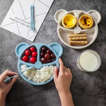 Cute bear compartment dinner plate, environmentally friendly wheat straw material, safe and anti-fall, with spoon and fork